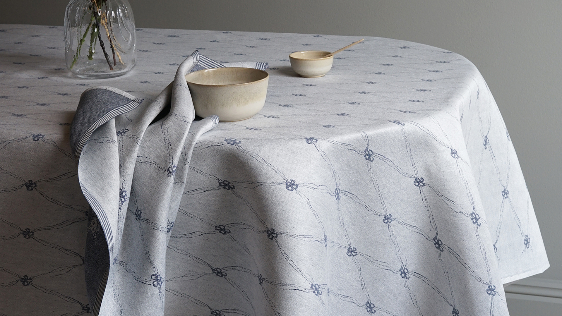 Category image for tablecloths, iv clover jeansbla. Klassbol&#39;s linen collection